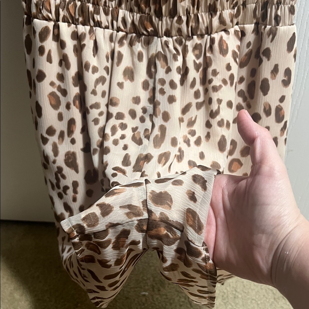 Leopard Print Ruffle Romper - Picture 5 of 5